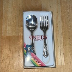 NWT Oneida Harmony 2 piece educator “baby fork and spoon” set
